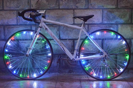Matig heks Bestrooi Spaakverlichting LED - Spaak wiel Led verlichting | Fiets Licht |  Lichtsnoer Fietswiel | Fiets Wiel Licht | 20 Leds | 2 functies | 220 Cm |  Geschikt voor 1 fietswiel - Bestgadgets4u